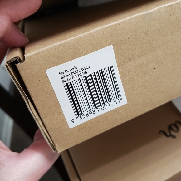 Lack Of Color White Hat with Green Band - Picture 14 of 14